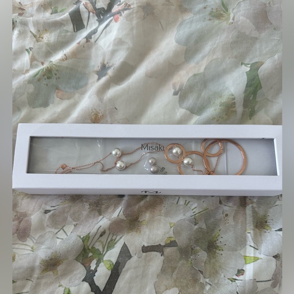 Misaki Monaco Pearls set - Picture 1 of 4